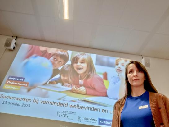 Debbie Mannaerts leidt een project van de Vlaamse Overheid rond zorg op scholen